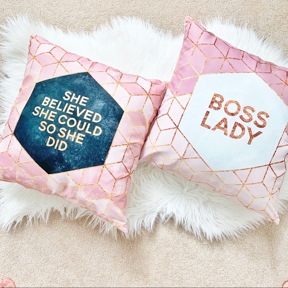 CHIC FUN Pillow case cover- She Believed.. - Picture 4 of 5